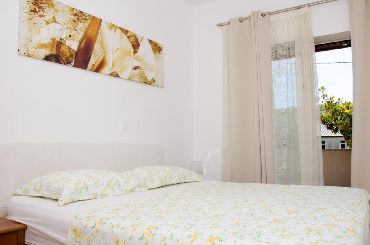 Guesthouse Ruza Senj  Bagian luar foto