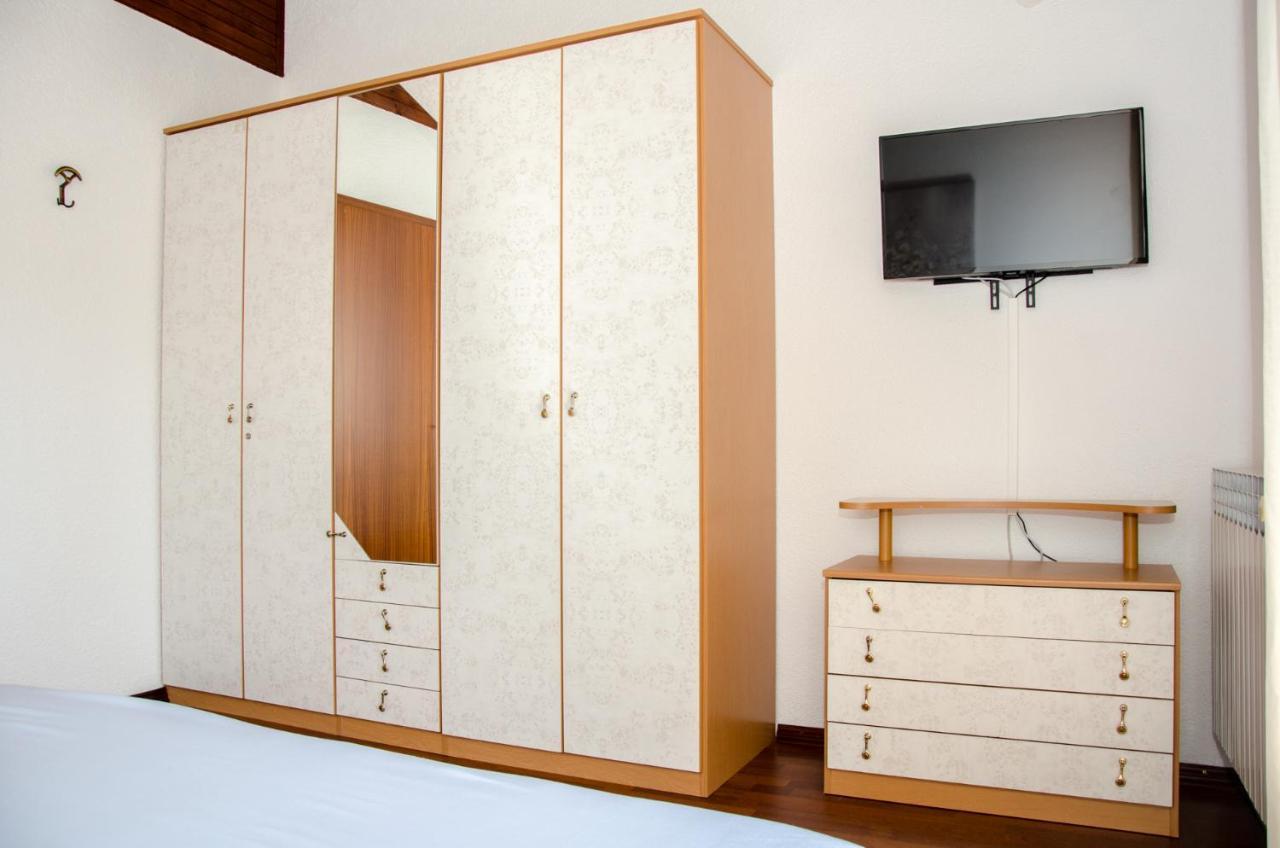 Guesthouse Ruza Senj  Bagian luar foto