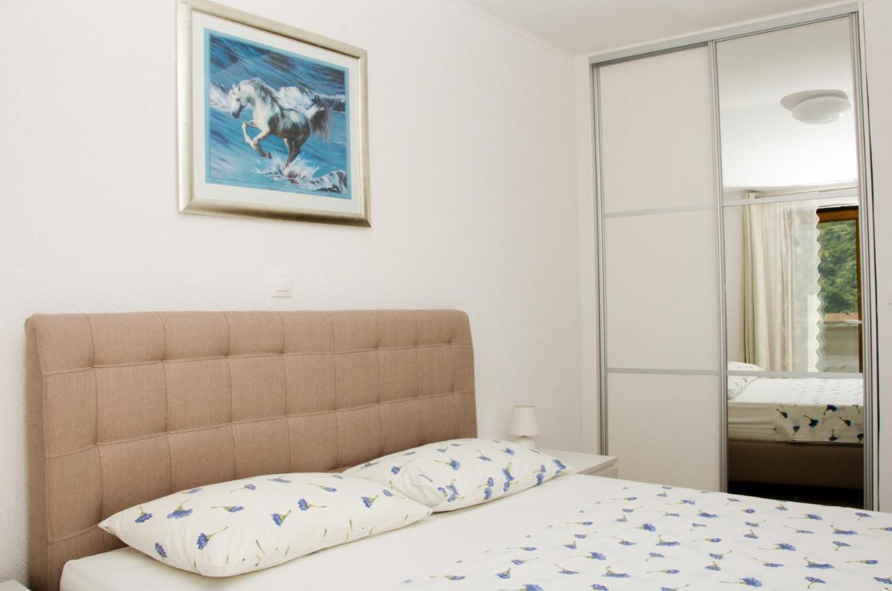 Guesthouse Ruza Senj  Bagian luar foto