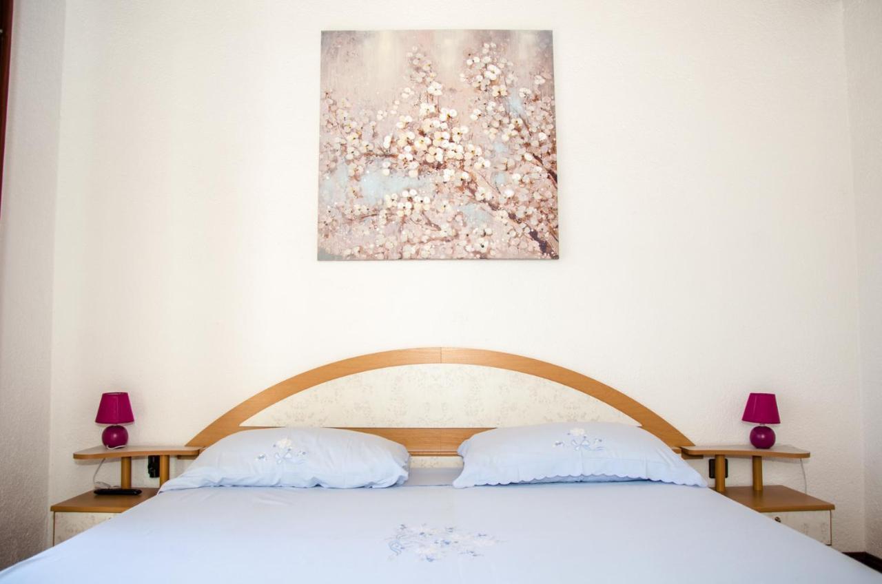 Guesthouse Ruza Senj  Bagian luar foto
