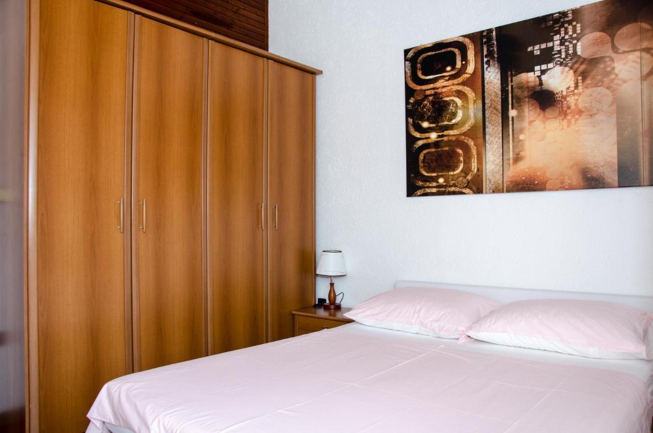 Guesthouse Ruza Senj  Bagian luar foto