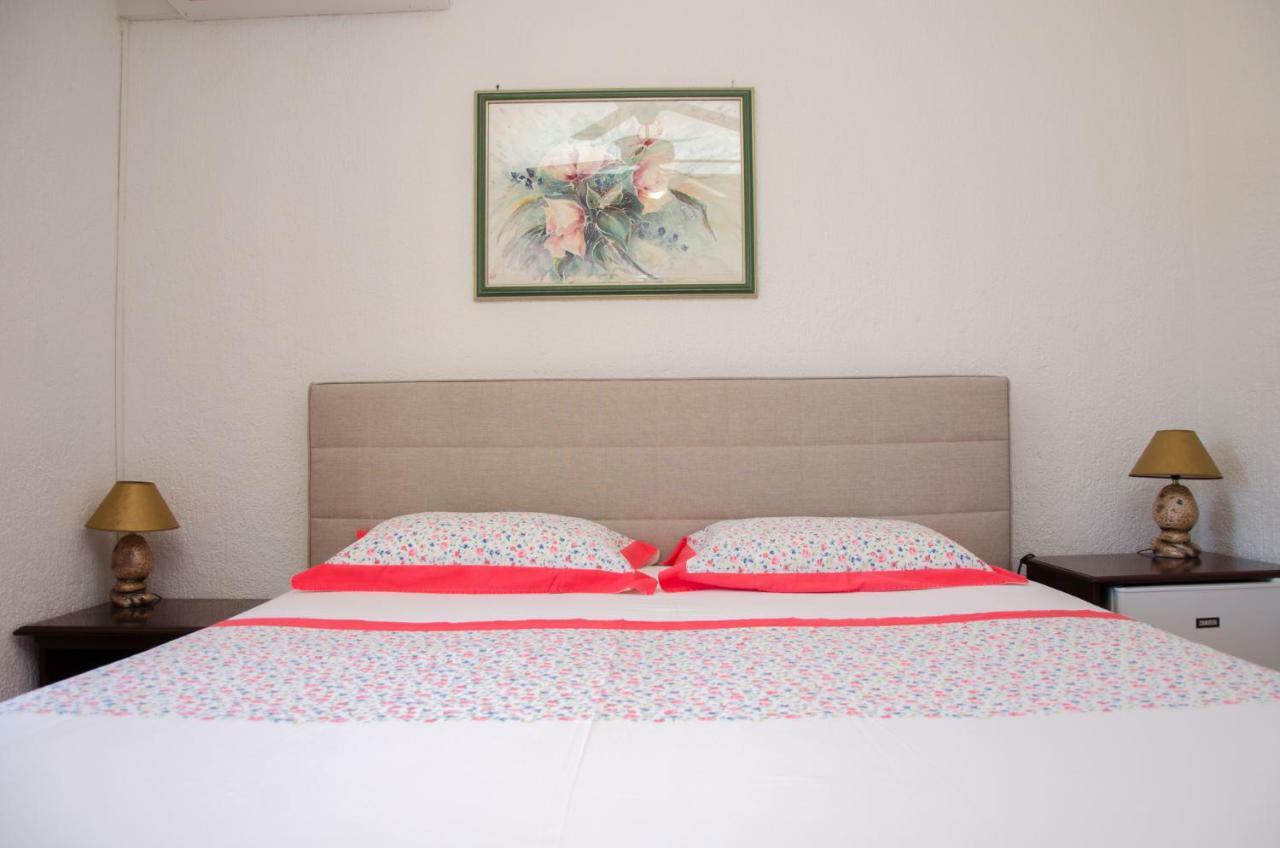 Guesthouse Ruza Senj  Bagian luar foto