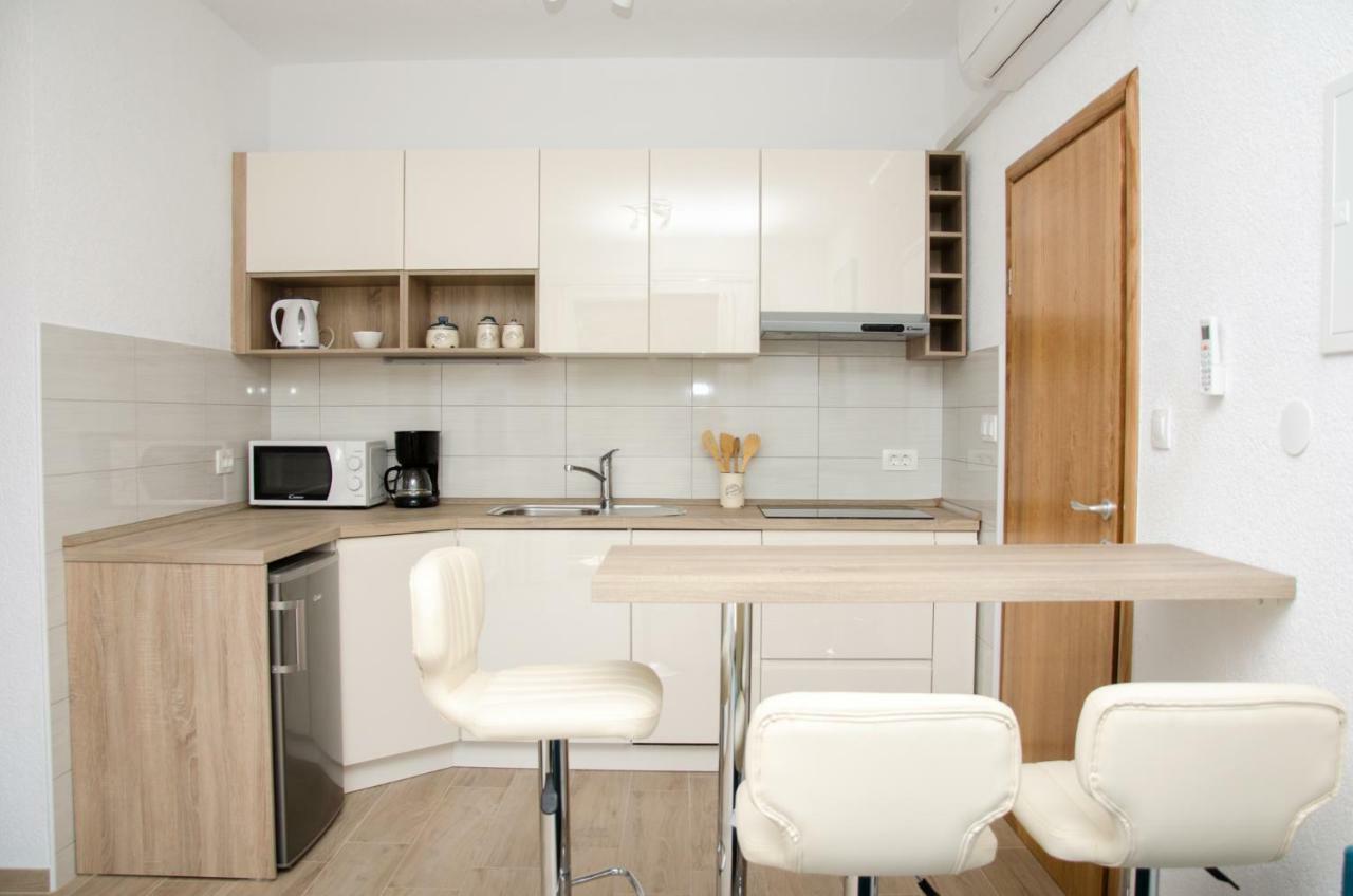 Guesthouse Ruza Senj  Bagian luar foto