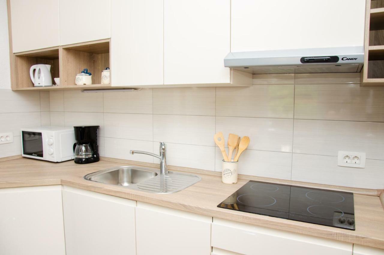 Guesthouse Ruza Senj  Bagian luar foto
