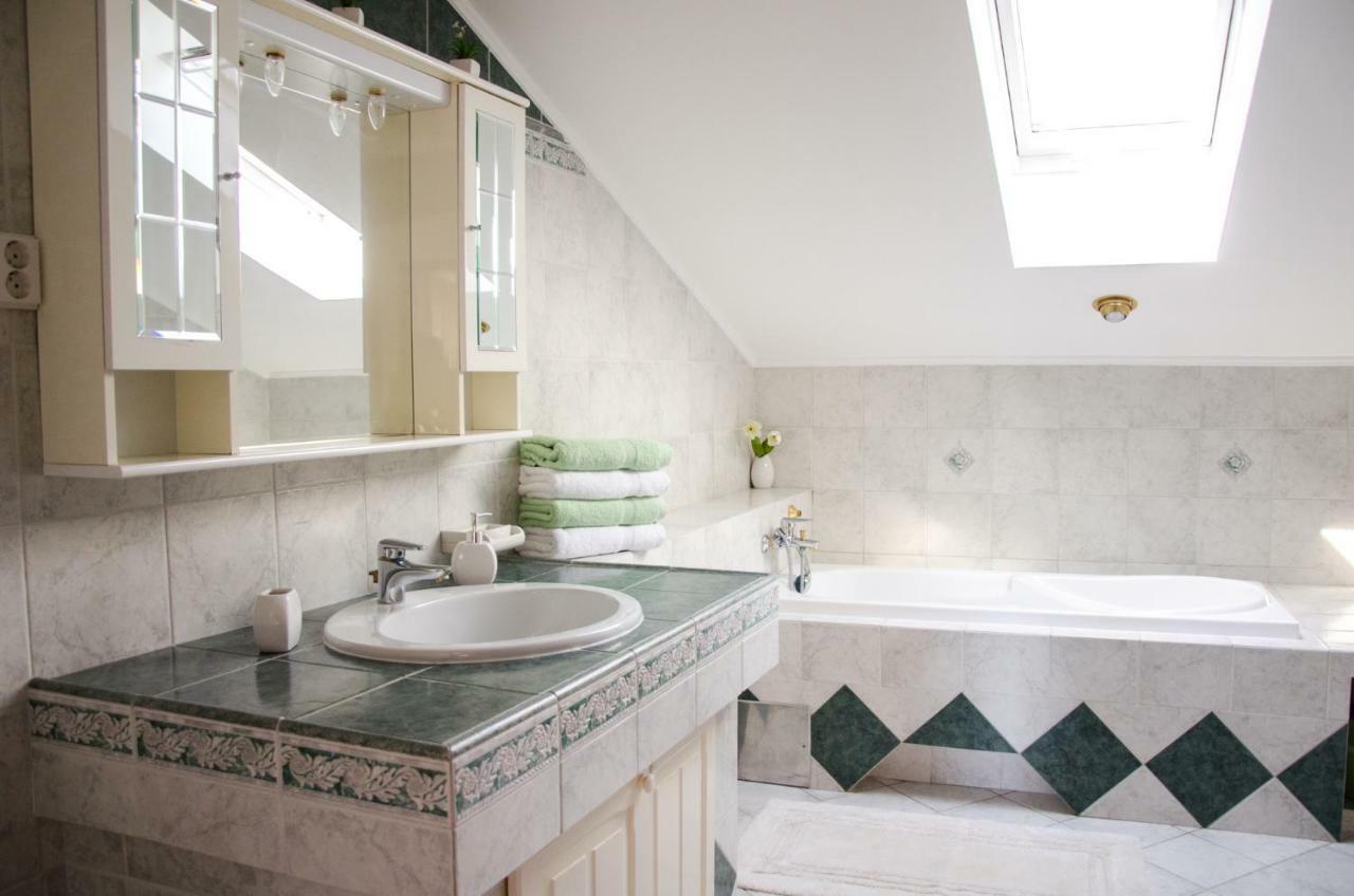 Guesthouse Ruza Senj  Bagian luar foto